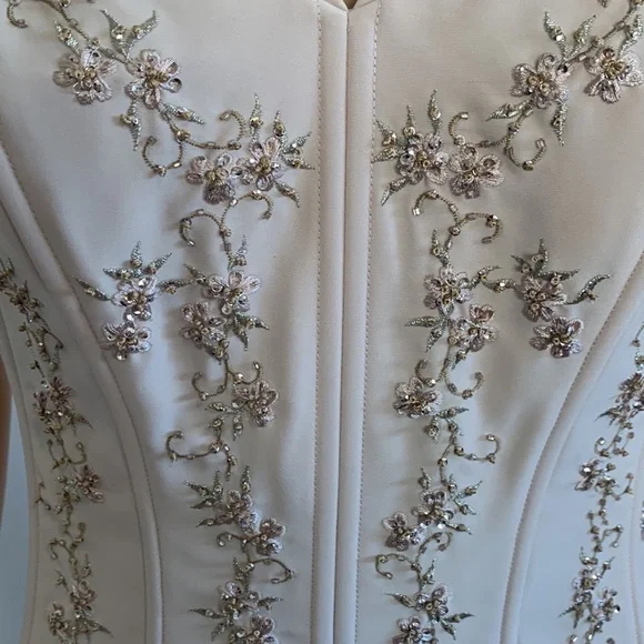 DAVID’S BRIDAL Off- Shoulder Gown - Picture 4 of 12